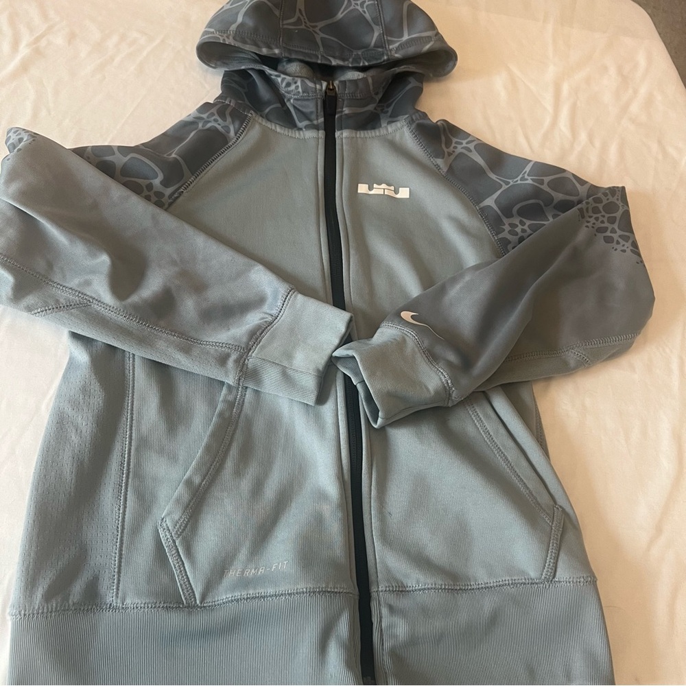 Nike LeBron Therma-FIT Full Zip Hoodie Gray Camo Basketball Sweatshirt Size M